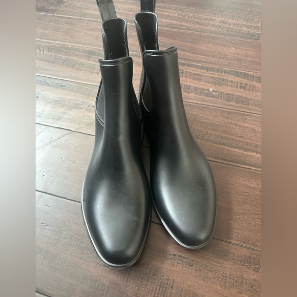 Other - Classic Black Men's Chelsea Boots